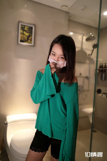 公交车后车座的疯狂的做经过